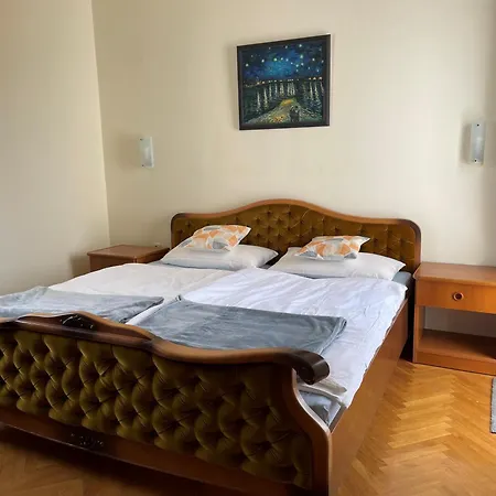 Grosszuegige 6-personen In Kroatien *