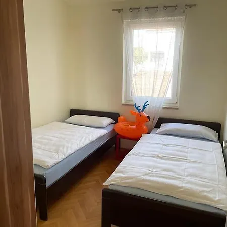 Grosszuegige 6-personen In Kroatien Appartamento
