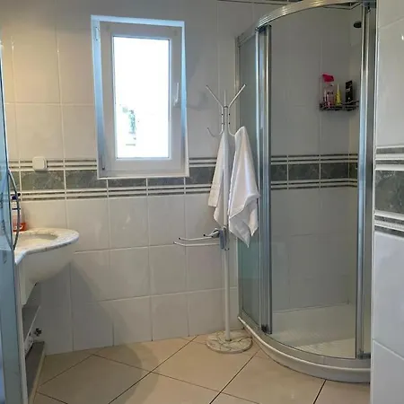 Grosszuegige 6-personen In Kroatien 아파트